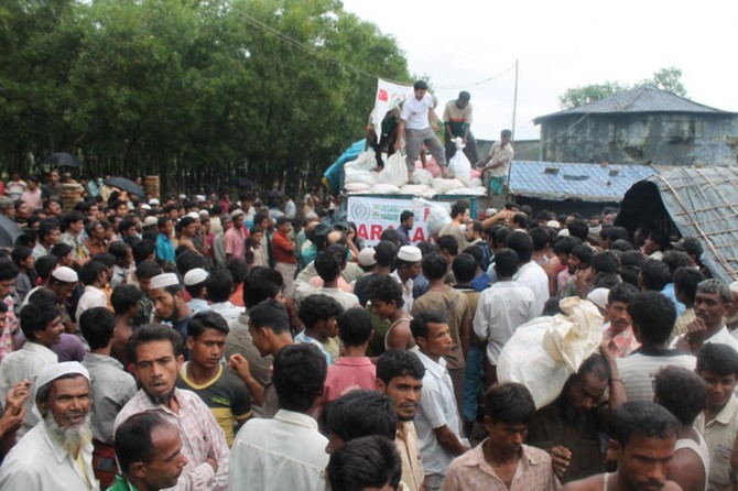 Bangladesh bans organizations helping Arakanese Muslims