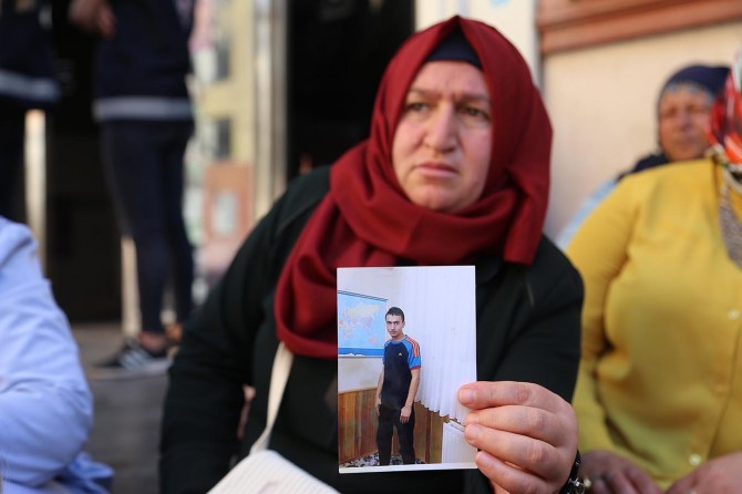 ​HDP Diyarbakır İl Başkanlığı önünde eylem yapan aile sayısı 18’e yükseldi