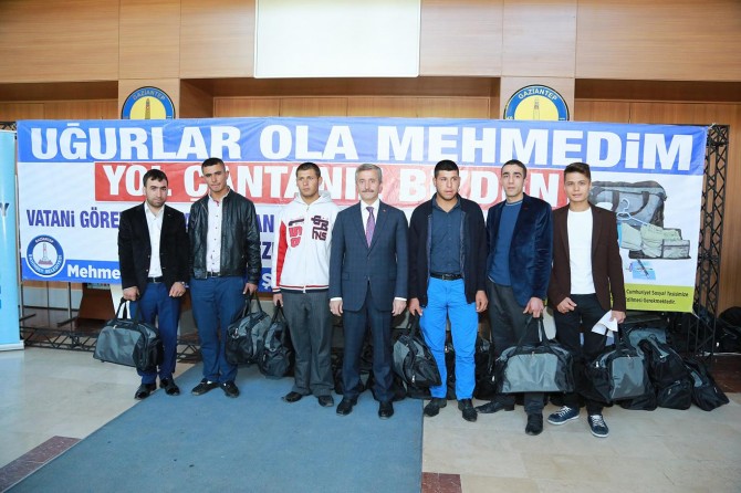 Askere gidenlere ihtiyaç çantası dağıtıldı