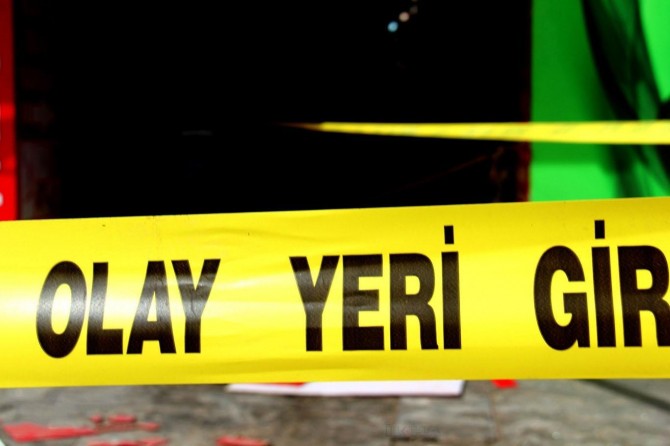 Akyazı'da gürültü yapan genci göğsünden vurdu