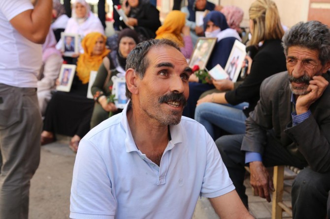 Father again staged sit-in protest 5 years after his son kidnapped by the PKK