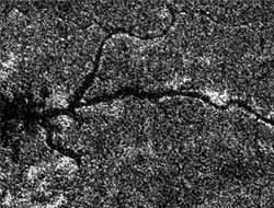 Satürn'ün uydusu Titan'da Nil'e benzeyen bir nehir buldu