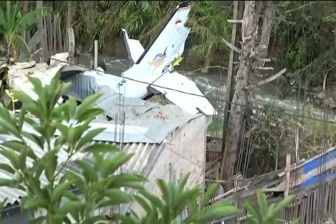 Li Kolombîyayê balafirek ket xwarê: 7 mirî 3 birîndar