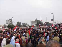 On binlerce Mısırlı Yeni Anayasa İçin Bir Araya Geldi