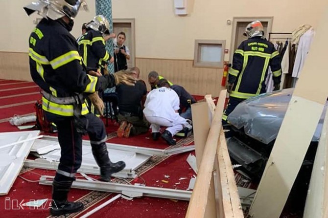 Car rams into mosque in France