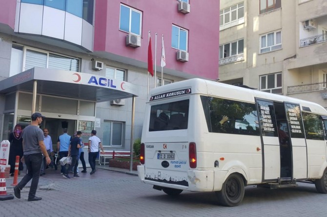 Fenalaşan kadını hastaneye yetiştirdi