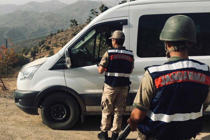 "Güven ve huzur uygulaması"nda 10 kişi yakalandı