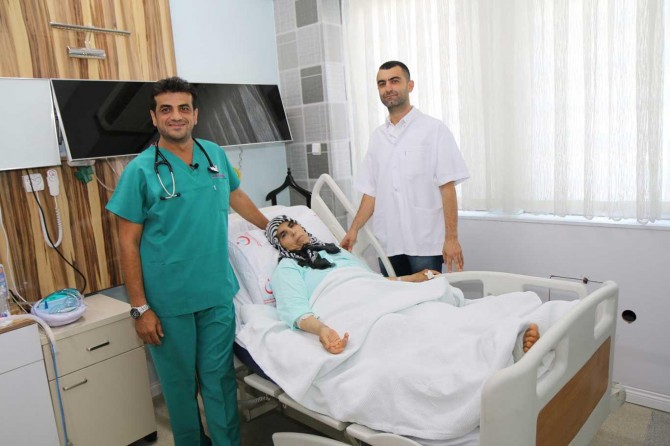 Aynı hastaya aynı seansta 2 farklı ameliyat yapıldı