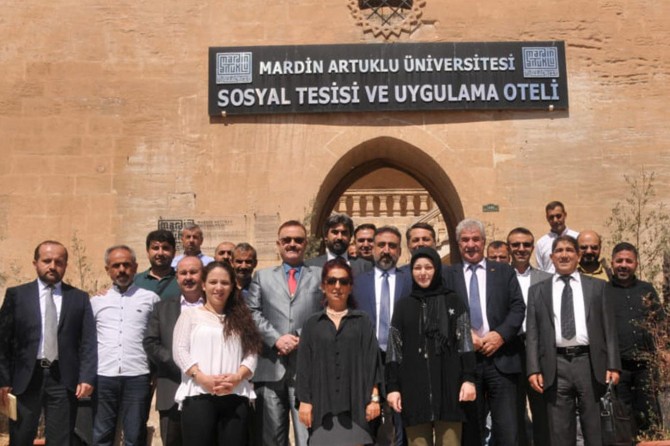 Mardin Artuklu Üniversitesinin yeni yönetimi basınla buluştu