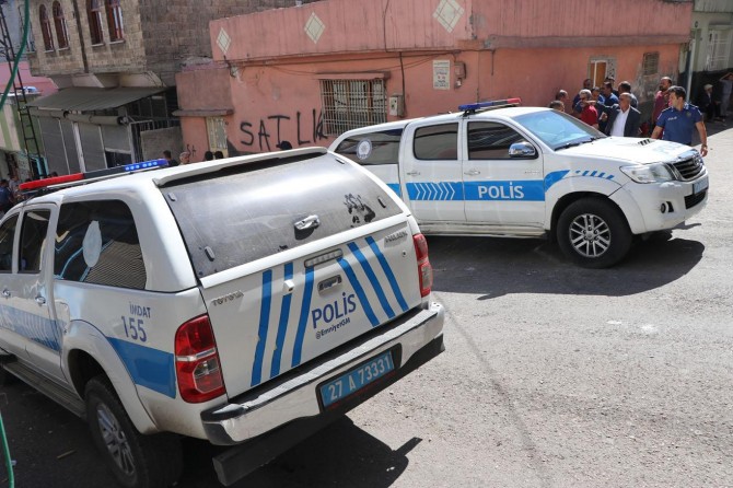 Komşuların kavgasında 2 kişi yaralandı