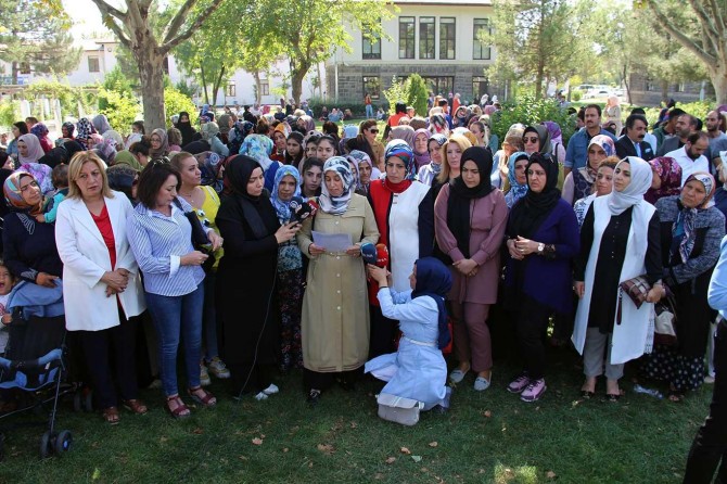 Annelerin sessiz çığlığı dünya üzerindeki haykıran güçlü bir sese dönüştü