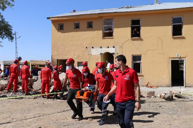 Bingöl’de 310 personelle deprem tatbikatı