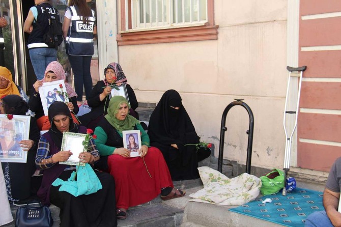 Evlat nöbetinin 25'inci gününde aile sayısı 46 oldu