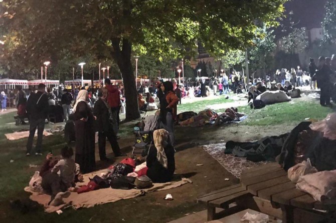 İstanbullular geceyi dışarıda geçiriyor