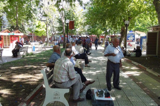 Deprem sonrası mobil telefon hatları çöktü