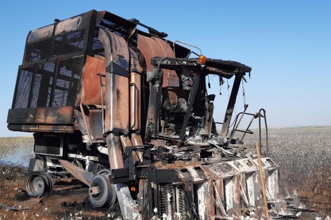 Biçerdöver yanarak kül oldu