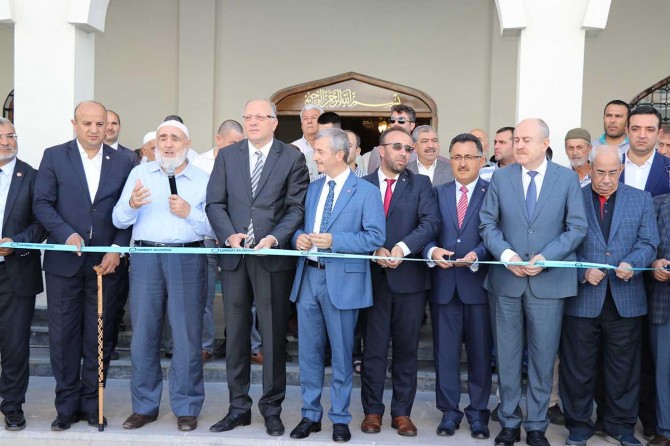 Camiler Müslümanların kaynaştığı mekânlardır