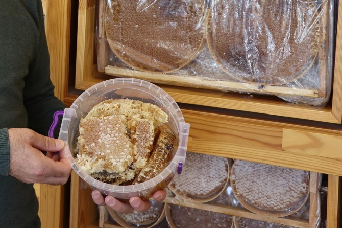 Modern arıcılıkla bal üretimi her geçen gün artıyor