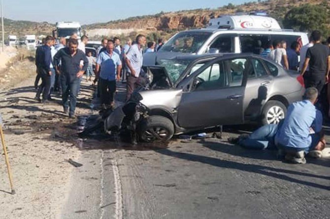 Gaziantep'te nişan yolunda kaza: 1 ölü 8 yaralı