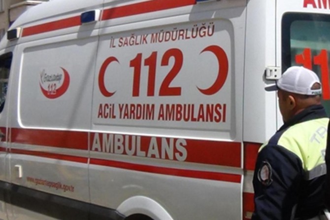 Traktor û mînîbûs li hev qelibîn: 2 mirî 8 birîndar