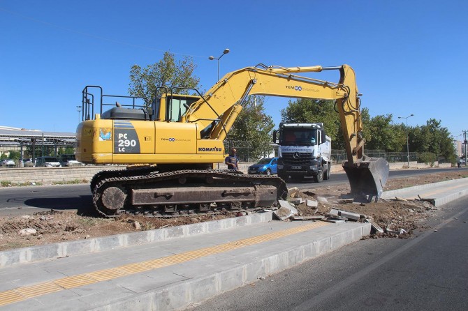 Ulaşımı engelleyen refüj kaldırılıyor