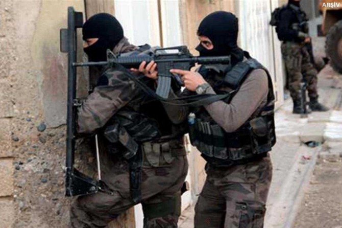 Diyarbakır'daki operasyonda 2 PKK'li tutuklandı