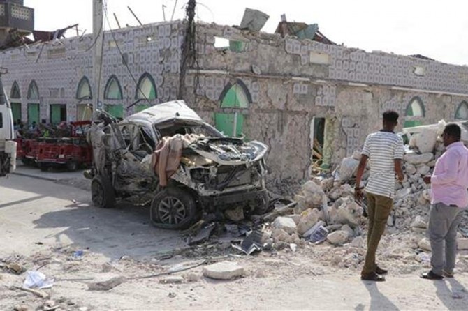 Eş-Şebabê du êrîşan li dar xist