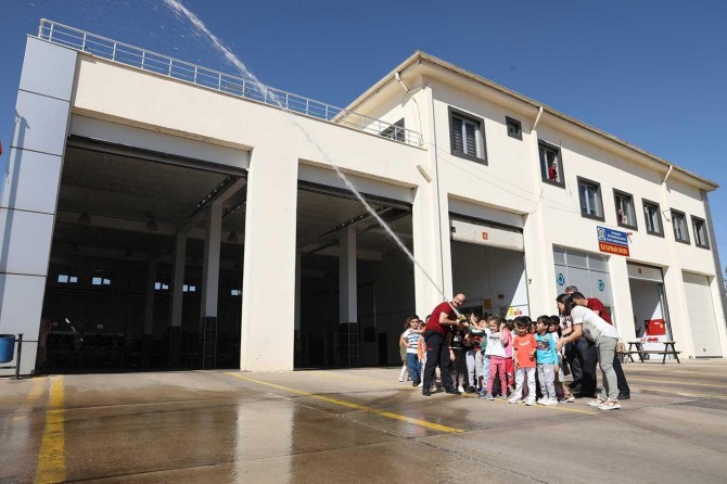 Öğrencilere anlamlı itfaiye eğitimi
