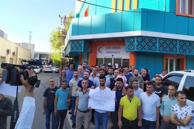 ​Haklarını alamayan özel hastane çalışanları eylem yaptı