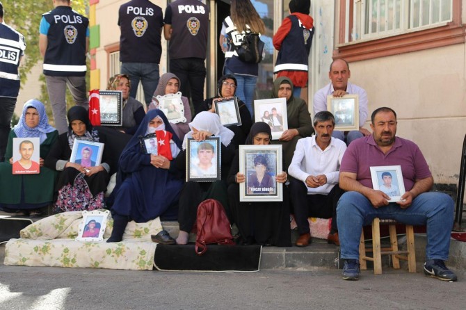 The hopeful wait of families in sit-in is on the 30th day