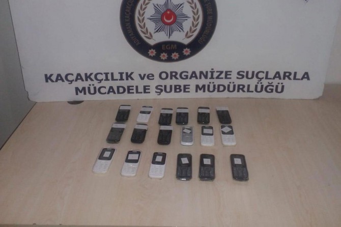 Gümrük kaçağı cep telefonu operasyonu