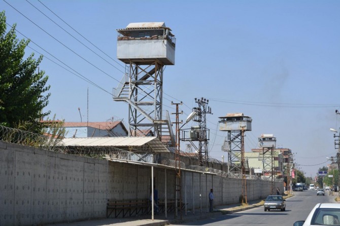 Uyuşturucu ticaretinden aranan şahıs tutuklandı