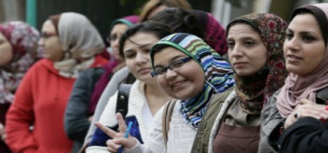 Mısır'da referanduma yoğun katılım