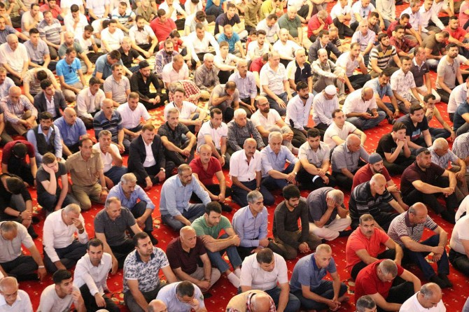 Toplumun cami merkezli bir hayata ihtiyacı var