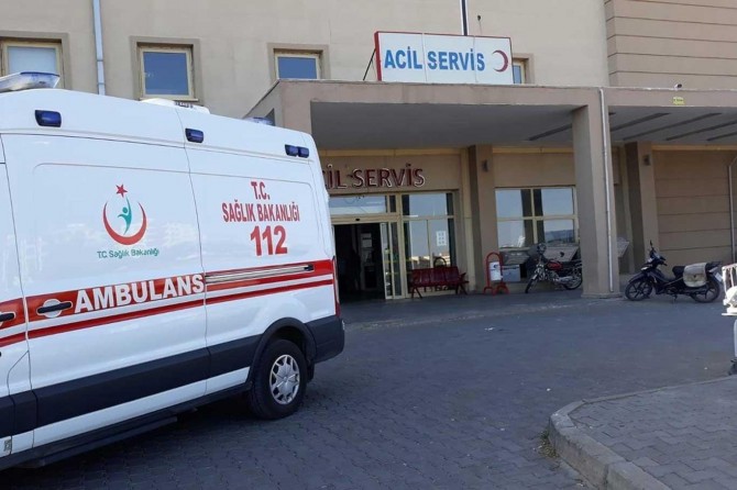 Şanlıurfa-Gaziantep Karayolunda askeri midibüs TIR ile çarpıştı