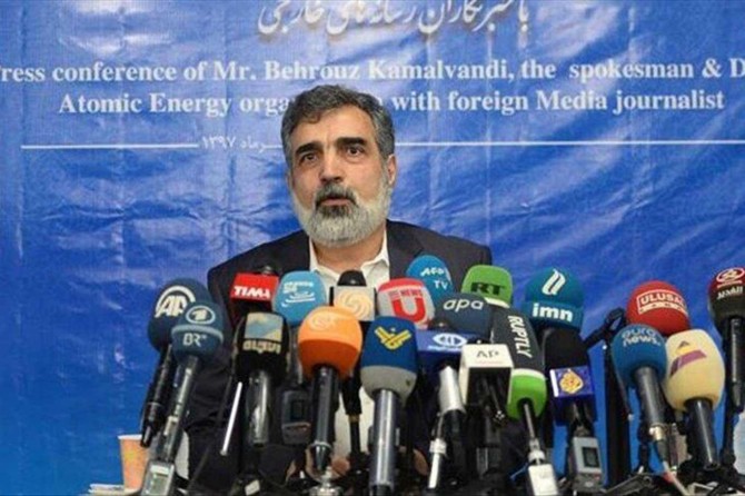 İran'dan 'taahhütleri azaltmaya devam' mesajı