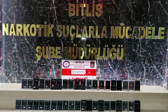 Gümrük kaçağı cep telefonu operasyonu
