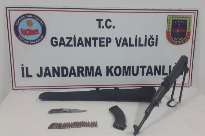 Düğün magandasının aracından kalaşnikof çıktı