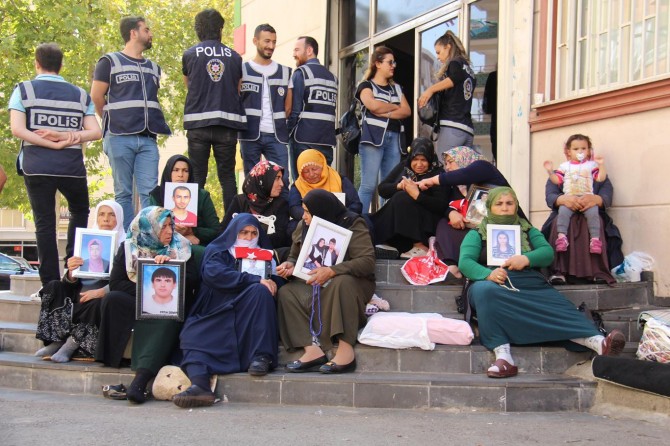 Ailelerin evlat nöbeti 37 gündür devam ediyor