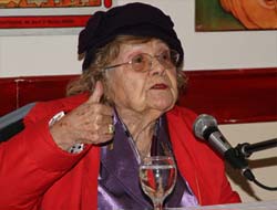 Muazzez İlmiye Çığ'dan Tesettüre Çirkin Saldırı