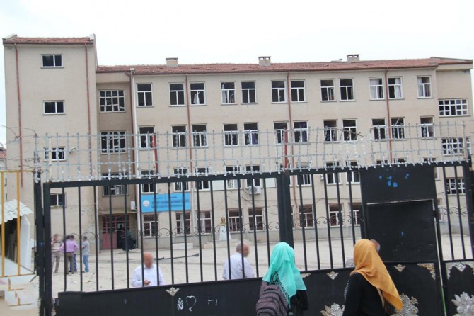 Sınırda eğitime bugün de ara verildi