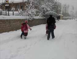 Veliler Okulların Tatil Edilmemesine Tepki Gösterdi Video