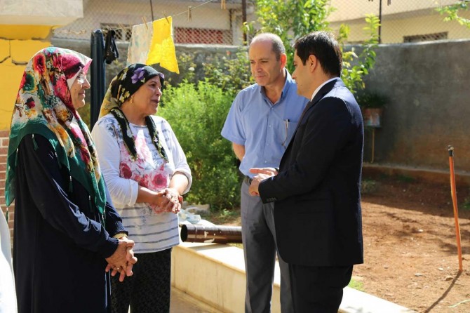 Akçakale’de evlerinde ve işyerlerinde hasar oluşan vatandaşları zararı karşılanacak