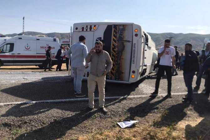 Li Bîngolê mîdîbus qulibî: 25 birîndar