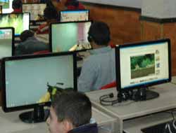 “Ji Ber Xerabiyê Înternet Kafeyan, Pêşeroja Me Di Talûkê De Ye.”