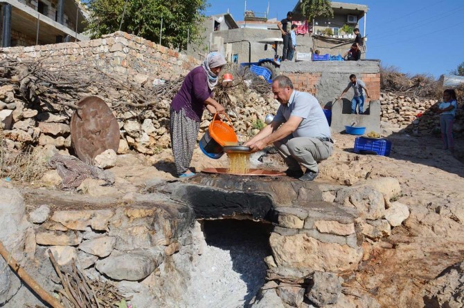 Şire üzümünün pekmeze "tatlı" yolculuğu