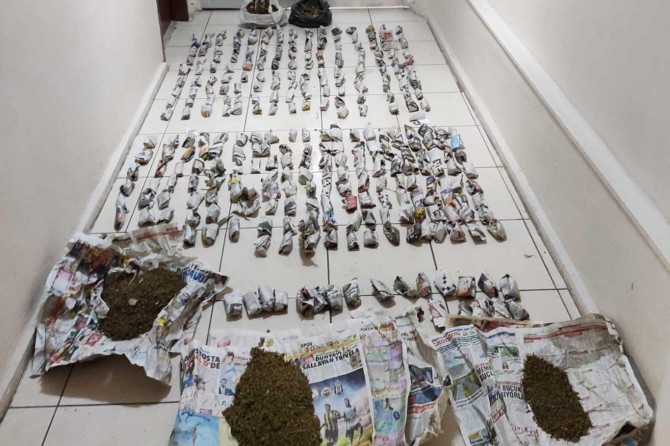 Metruk binalarda esrar ele geçirildi