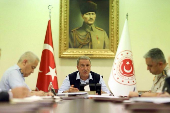 Wezîr Akar bi Wezîrê Parastinê yê Îngîltereyê re hevdîtin kir