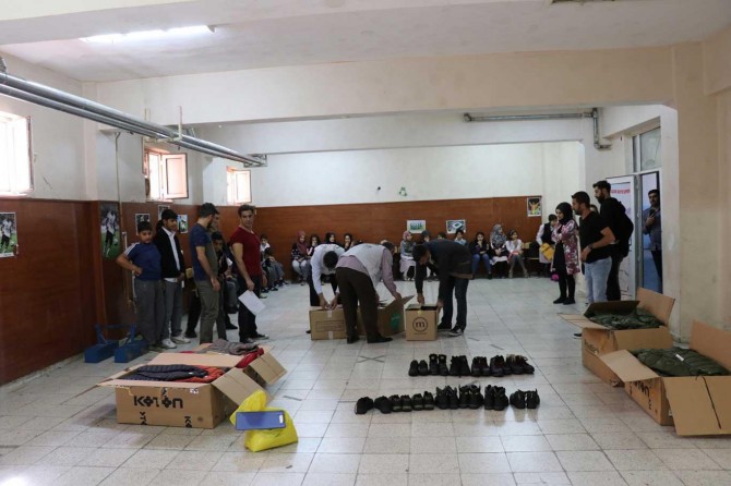 Avrupa Yetim Eli'nden öğrencilere kışlık giyecek yardımı