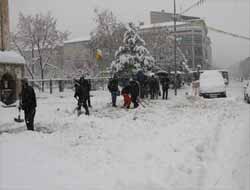 Kar Yağışı Hayatı Olumsuz Etkiliyor